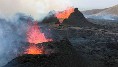 Foreign Office warns of volcanic eruptions at European holiday destination and told to 'stay away'
