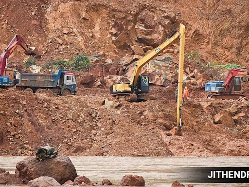 Shirur landslide: Rescuers close in on Arjun’s truck