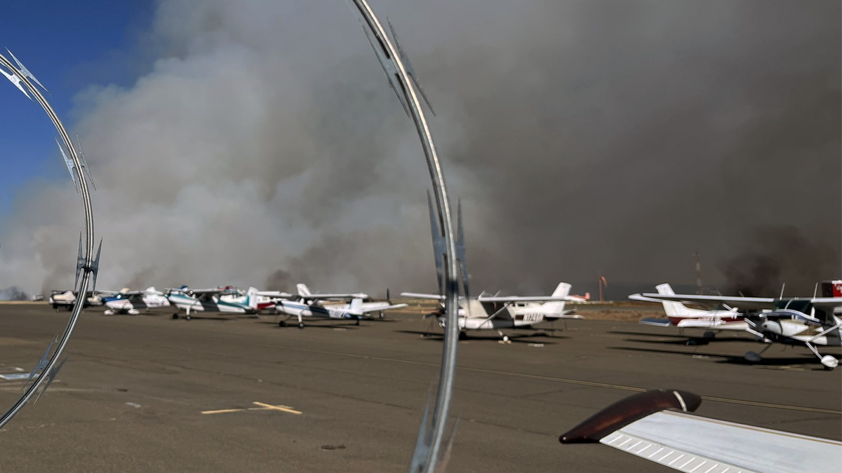 Pilots scramble to save planes at Placerville Airport threatened by Pay Fire, airport remains closed