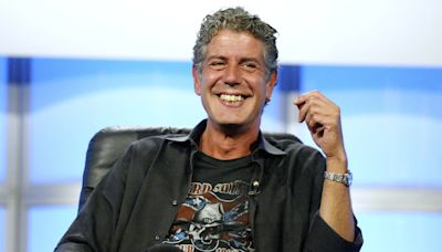 The Fast Food Favorite Anthony Bourdain Would Order In Disguise