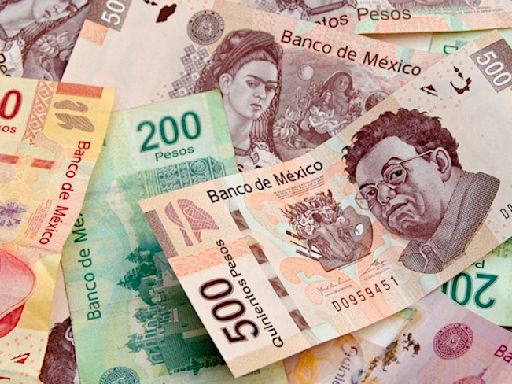 Mexican Peso strengthens against US Dollar ahead of Fed speakers, Banxico decision