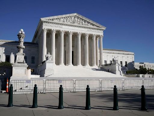 Supreme Court wipes out anti-corruption law that bars officials from taking gifts for past favors