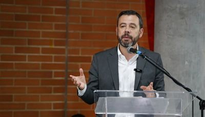 Carlos Fernando Galán forma alianza con 20 centros comerciales para el ahorro de agua en Bogotá