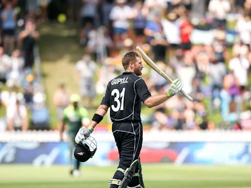 Martin Guptill Reacts to 'Hate' After Taking Sly Dig at Indian Fans Over MS Dhoni's 2019 WC Semifinal Dismissal On This Day