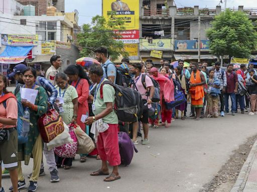 Amarnath Yatra 2024: Another batch of pilgrims leaves for Amarnath shrine