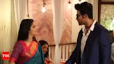 Kon Gopone Mon Bhesheche: Aniket takes Shyamoli out to a posh restaurant for dinner - Times of India