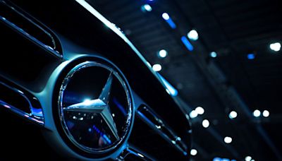 Under pressure in China, Mercedes trims profit outlook