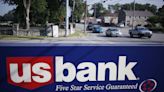 U.S. Bancorp Trims Lending-Income Outlook Amid Deposit Pressures