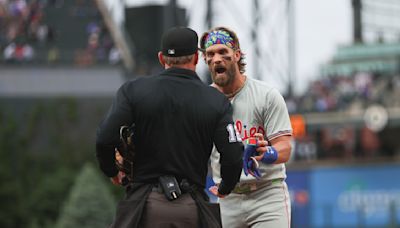 MLB》影／Bryce Harper遭驅逐出場 主審被噓還遭譏「玻璃心」