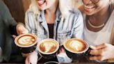 Estos son los beneficios de beber café con amigos y familiares, según Harvard