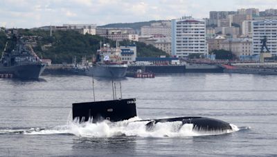 Russia submarine captain gave order to "arm" torpedoes in brush with US sub