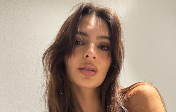 Emily Ratajkowski Embraced The "Grocerycore" Look For Summer