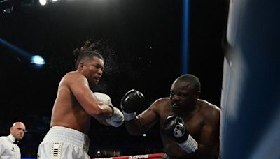 Derek Chisora Wins Fight of the year Candidate over joe joyce