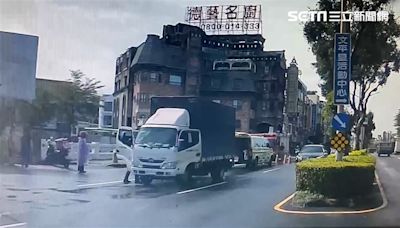 台南貨車詭異停快車道！他上前驚見「駕駛側倒」急打119送醫 離奇身亡