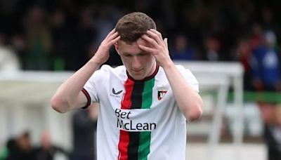 Ex-Glentoran midfielder Bobby Burns thanks 'true GFC people' as he confirms new club