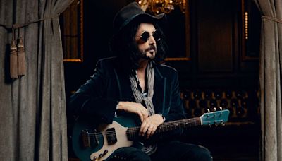 Tom Petty and the Heartbreakers Guitarist Mike Campbell on Fronting His Latest Band the Dirty Knobs