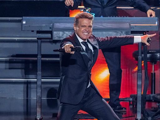 Luis Miguel y sus extravagantes exigencias durante su paso por Cádiz: “Pidió que le tiraran sábanas para no pisar por donde el resto pasaba”