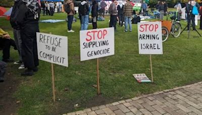 Pro-Palestine protesters joined by Greens MP for Anzac Day demonstration at the University of Melbourne