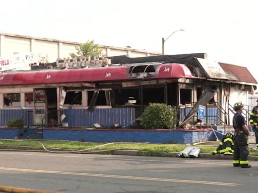 Charlie’s Diner in West Springfield destroyed after fire