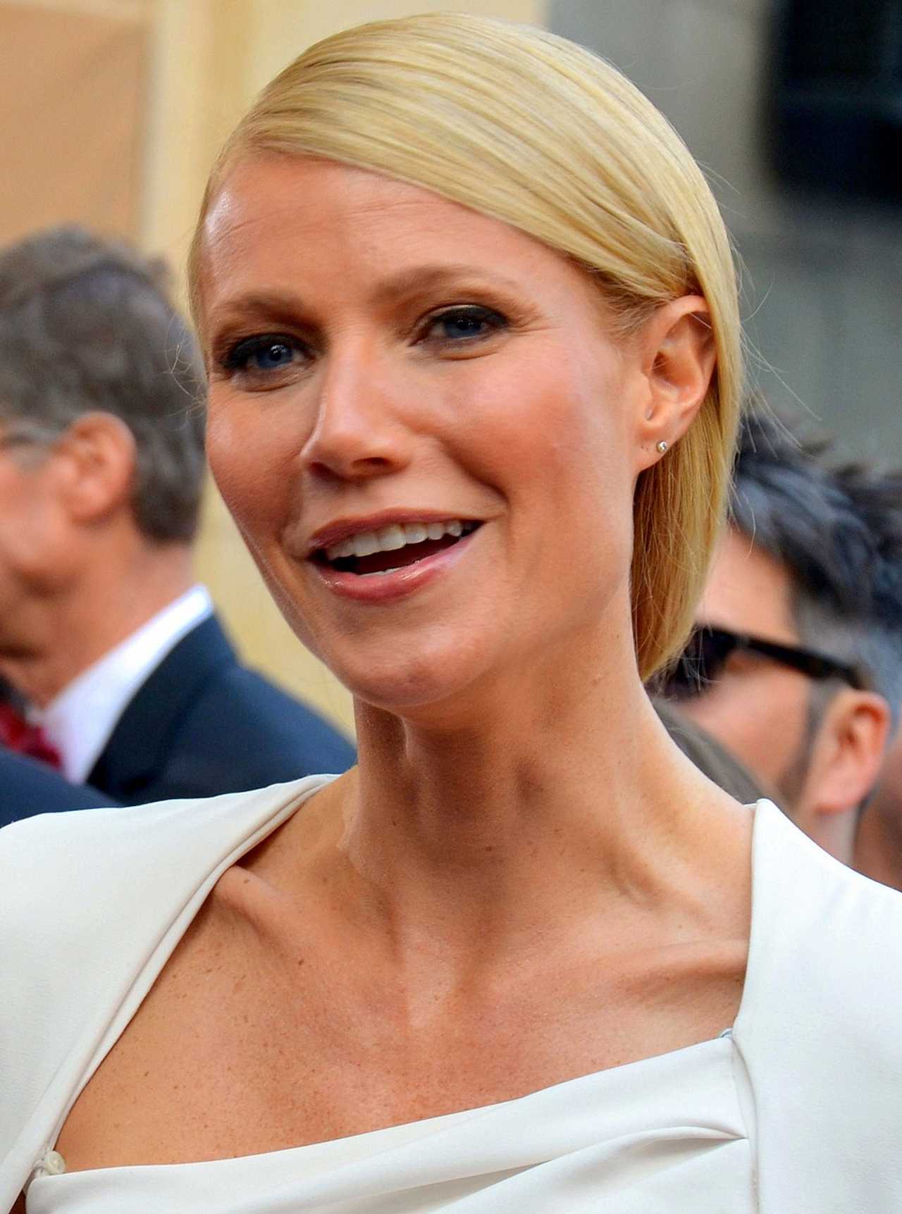 Gwyneth Paltrow Raves Over Sally's Apizza, Fair Haven Oyster Co.: 'Surpasses The Hype'