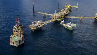 Grupo Carso de Slim y Pemex firman contrato para extraer gas de campo Lakach