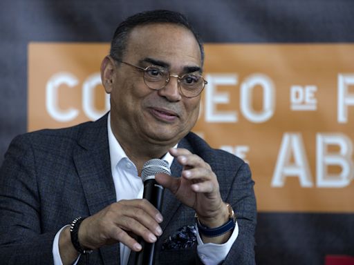 Gilberto Santa Rosa "honradísimo" de ser investido doctor honoris causa de Berklee College