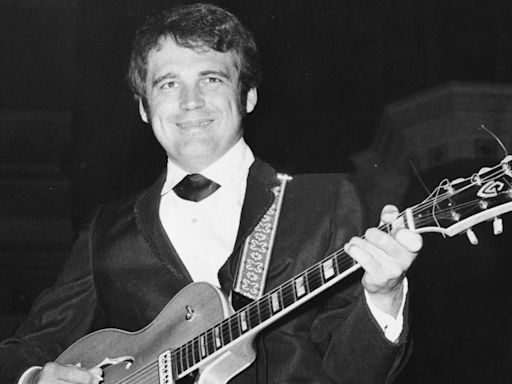 Rock and Roll Hall of Fame Guitarist Duane Eddy Dead at 86