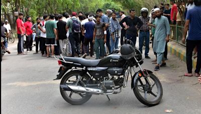 Ghaziabad: Man killed, friend injured after their motorcycle rams road divider at high speed