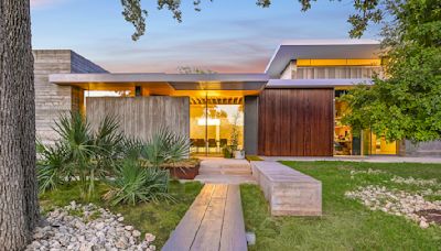 An Award-Winning Contemporary Residence in Austin Lists for $11.8 Million