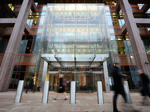 Morgan Stanley ditches EU banker bonus cap in boost for London