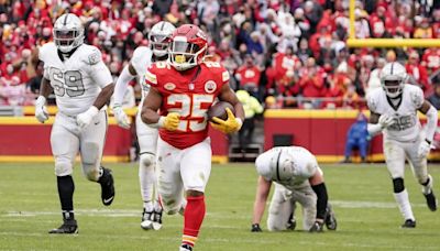 Chiefs RB Clyde Edwards-Helaire placed on non-football illness list