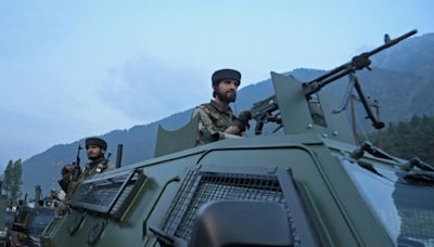 Five Indian security personnel killed in Kashmir fighting