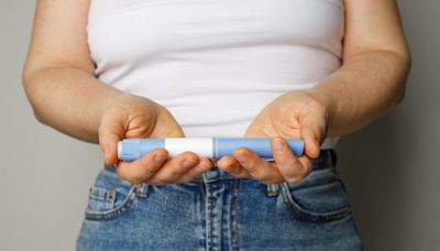 Pharmacists warn over fake weight-loss jabs
