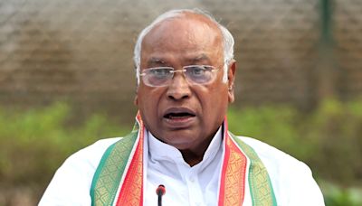 'NDA govt formed by mistake, can fall anytime...': Mallikarjun Kharge