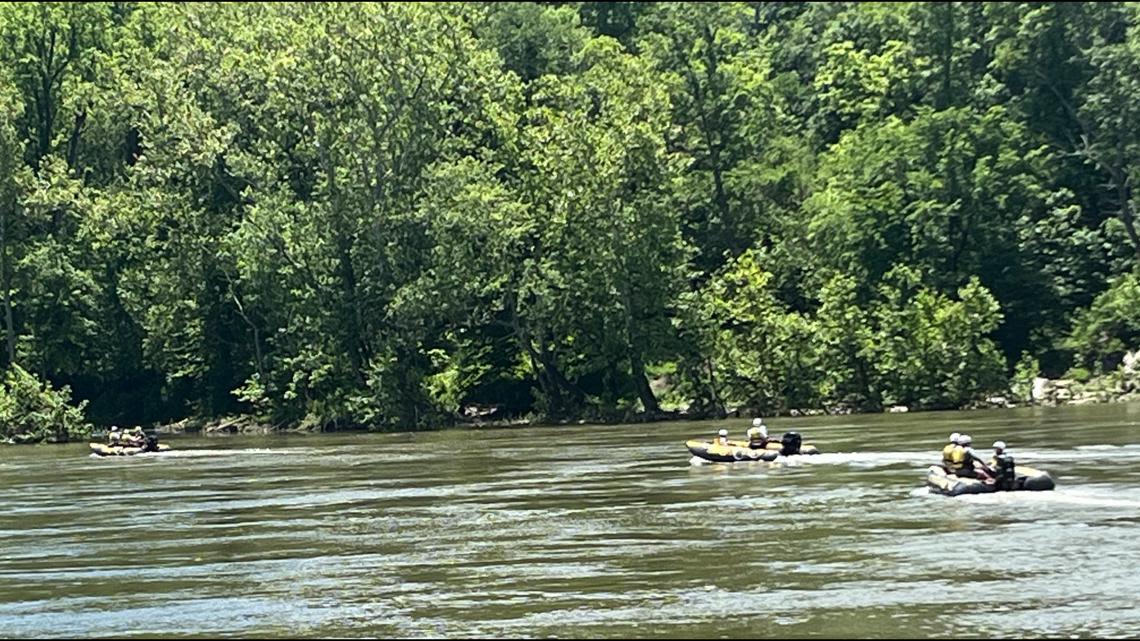Kayaker rescues person swimming in the Potomac River