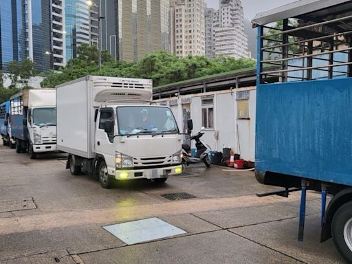 港島總區交通部打擊貨車違例事項 單日發307張「牛肉乾」