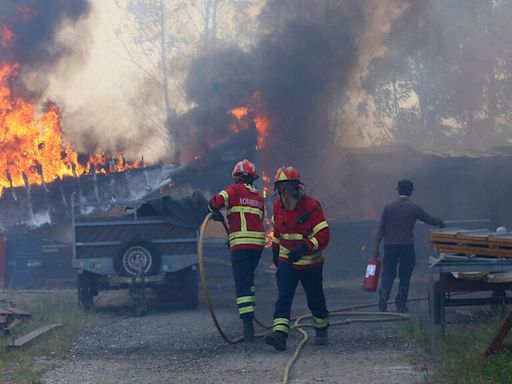 Thousands of firefighters tackle deadly blazes in Portugal