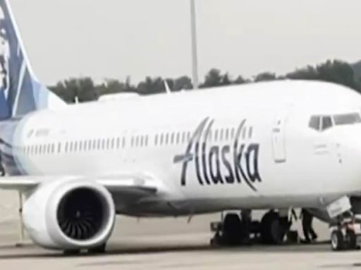 Alaska Airlines flight aborts takeoff after near collision with plane