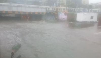 Heavy Rain In Mumbai Causes Traffic Chaos, Andheri Subway Flooded