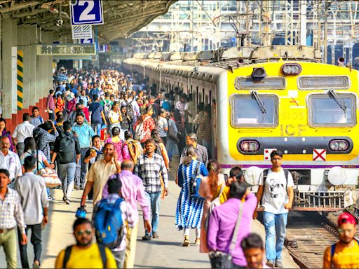 中英對照讀新聞》Indian runaway train takes 70-kilometre journey印度失控火車行駛70公里