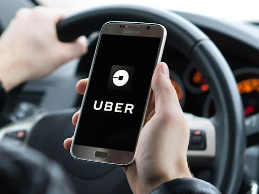 Polémica por posible legalización de Uber, Didi y más aplicaciones ; taxistas se metieron