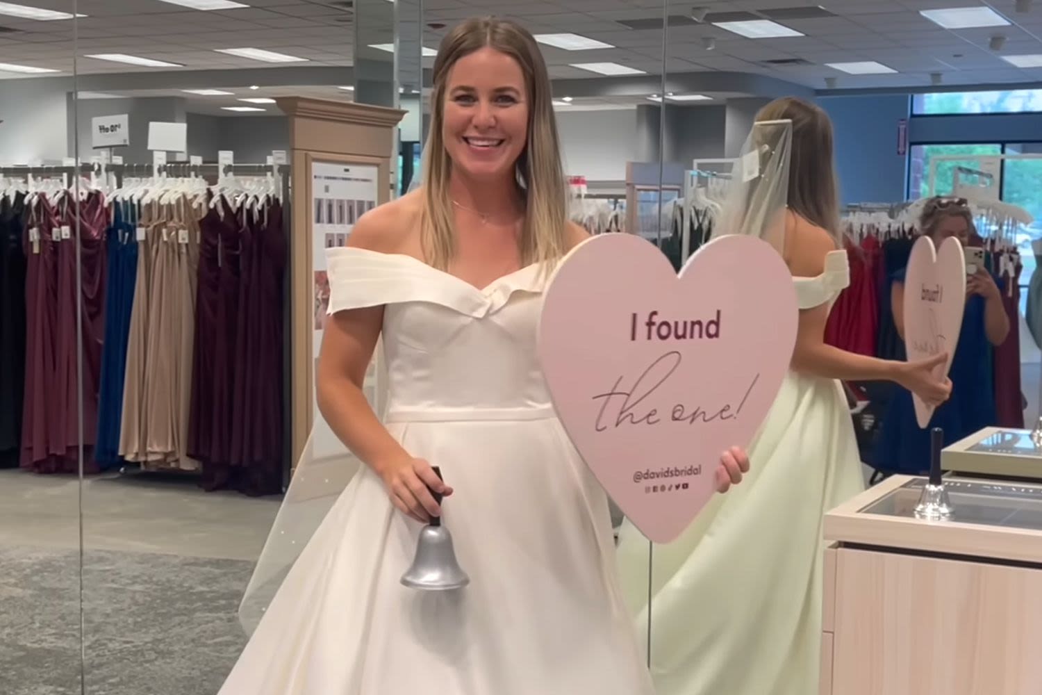 Jana Duggar Shares Behind-the-Scenes Moments from Wedding Dress Shopping: 'This Feels Like a Dream!'