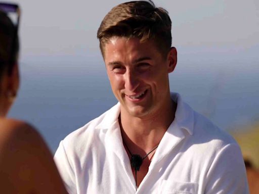 Love Island fans think Sean's 'worked out' he's 'in the final' after date