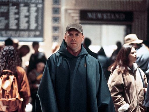 M. Night Shyamalan Says Studio Was ‘Too Scared’ to Market ‘Unbreakable’ as a Comic Book Film in 2000 Because ‘No One...