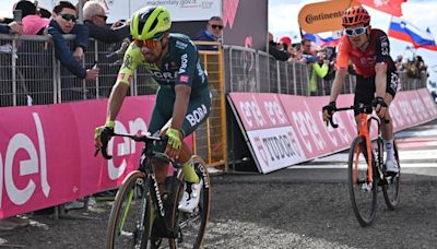 El colombiano Daniel Felipe Martínez (2º), la gran revelación del Giro de Italia