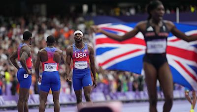 US men disqualified from 4x100 relay after botched handoff