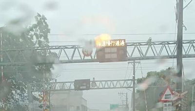 花蓮暴雨淹軌道！台鐵瑞穗到三民停駛1小時