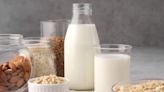 Cow's milk vs. plant-based milk: Which is better for you? - Interesting Engineering