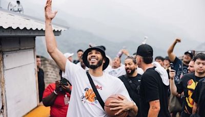 Jayson Tatum’s summer rolls on with visit to the Great Wall of China - The Boston Globe