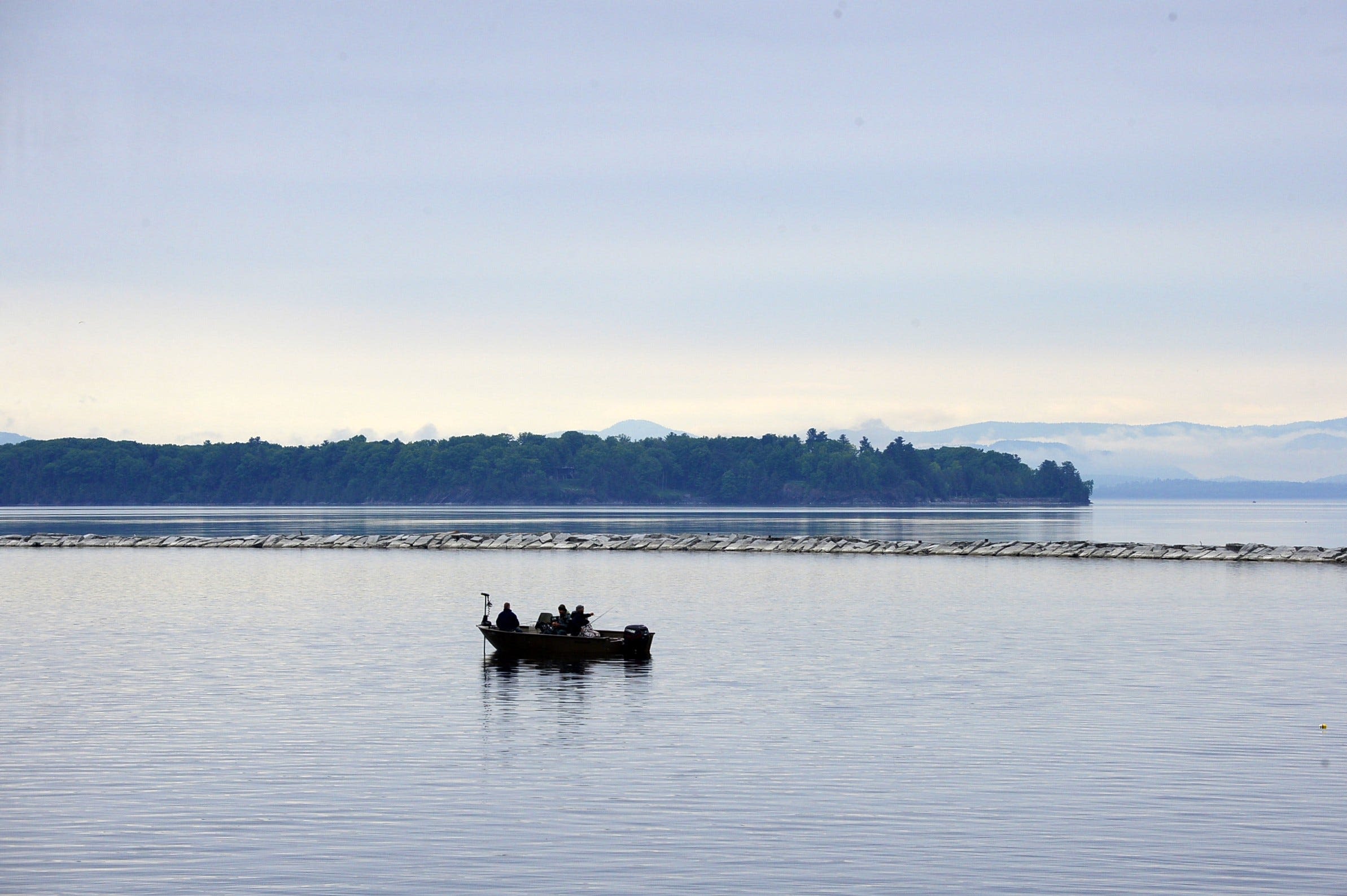 Vermont's new wakeboat rule now in effect - what boaters should know